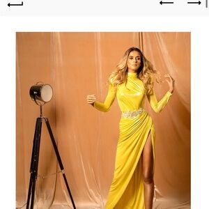 Glamorous Long Sleeve Yellow Dress with Embellished Waist